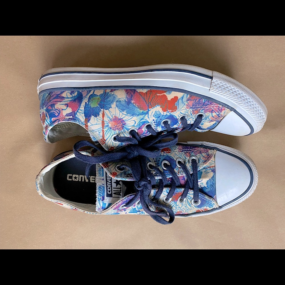Floral All Star Converse, Women’s Size 8